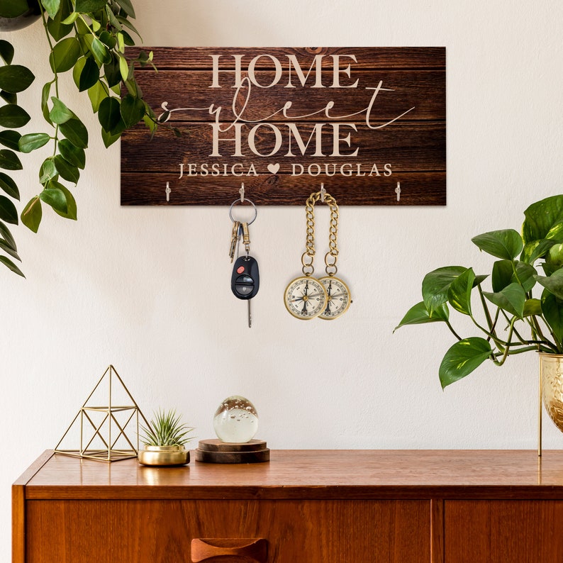 Personalized Wood Wall Mount Key Holder for Couple Mr. Mrs. Wedding Gift Customize Key Hook for Wall Hanger for Housewarming Gifts