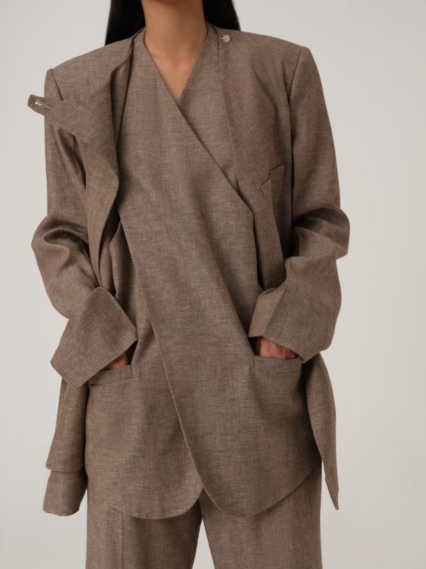 WRAP OVER LINEN VEST IN MELANGE BROWN