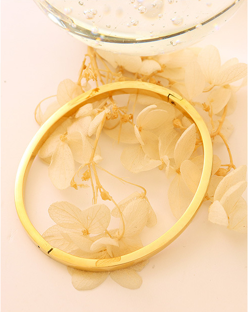 Minimalistic Stackable Bangle