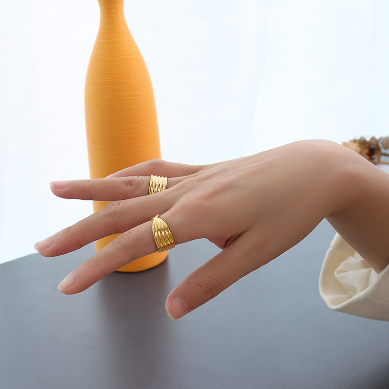 Chunky Wavier Texture Knot Ring