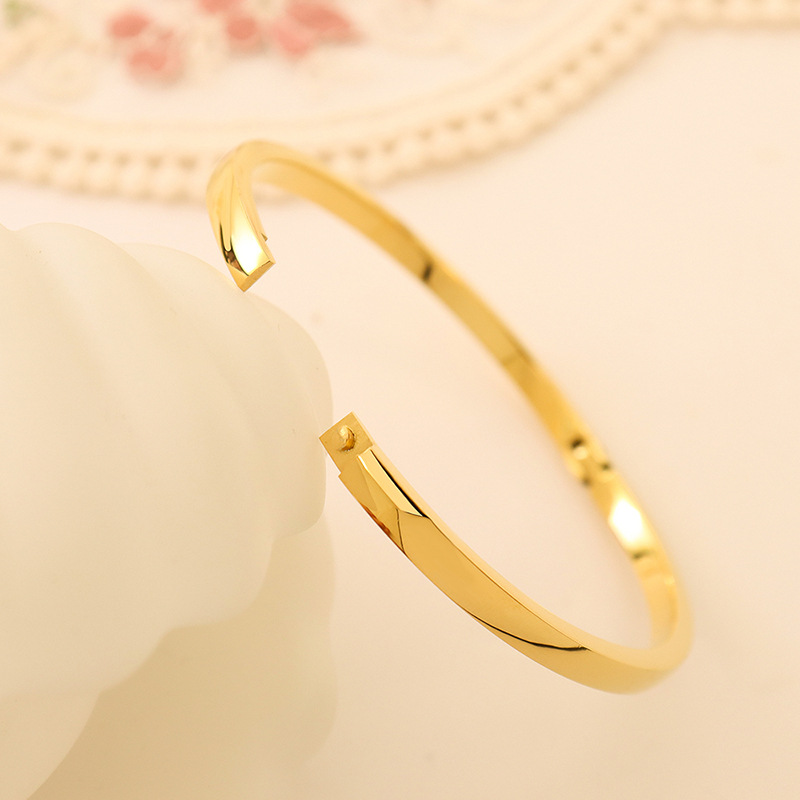 Minimalistic Stackable Bangle