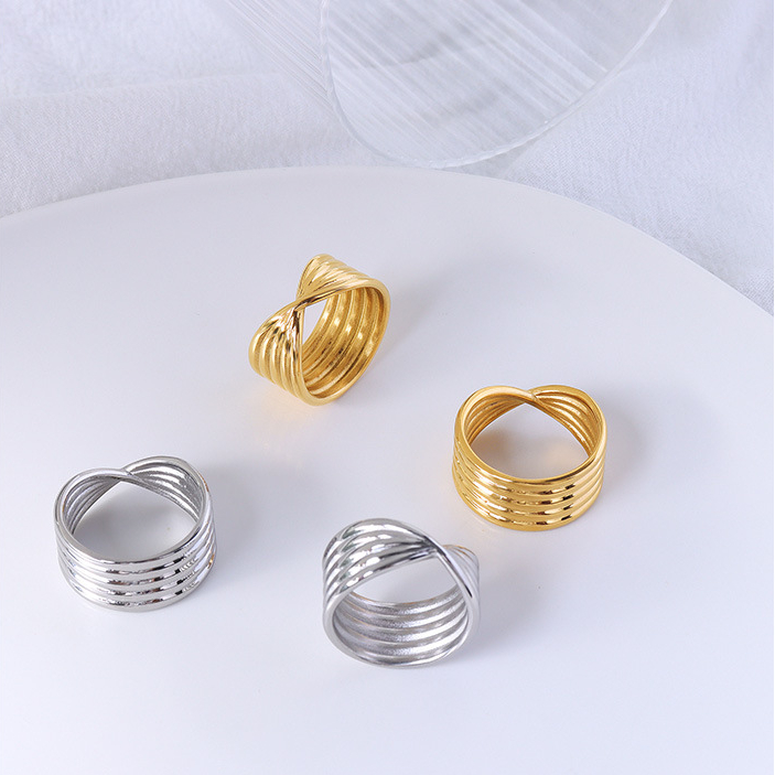 Chunky Wavier Texture Knot Ring