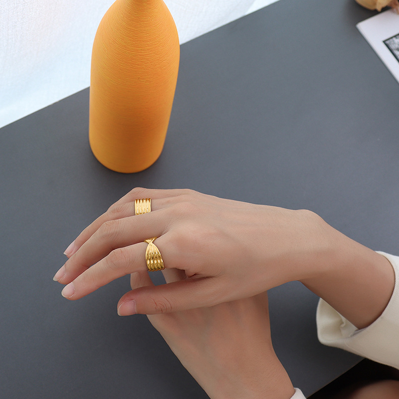 Chunky Wavier Texture Knot Ring