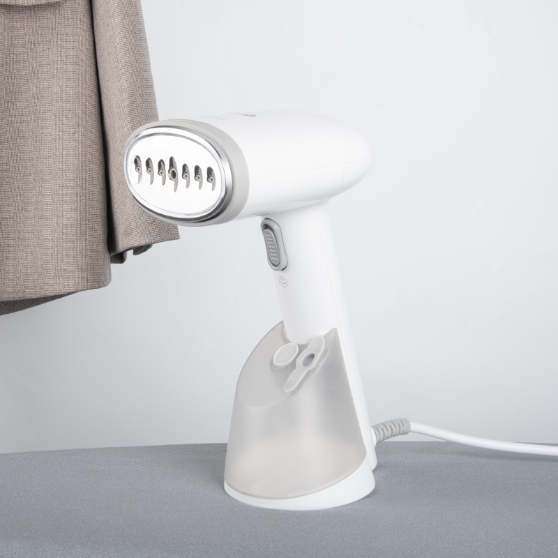 User Manual Handheld Garment Steamer GTJH010