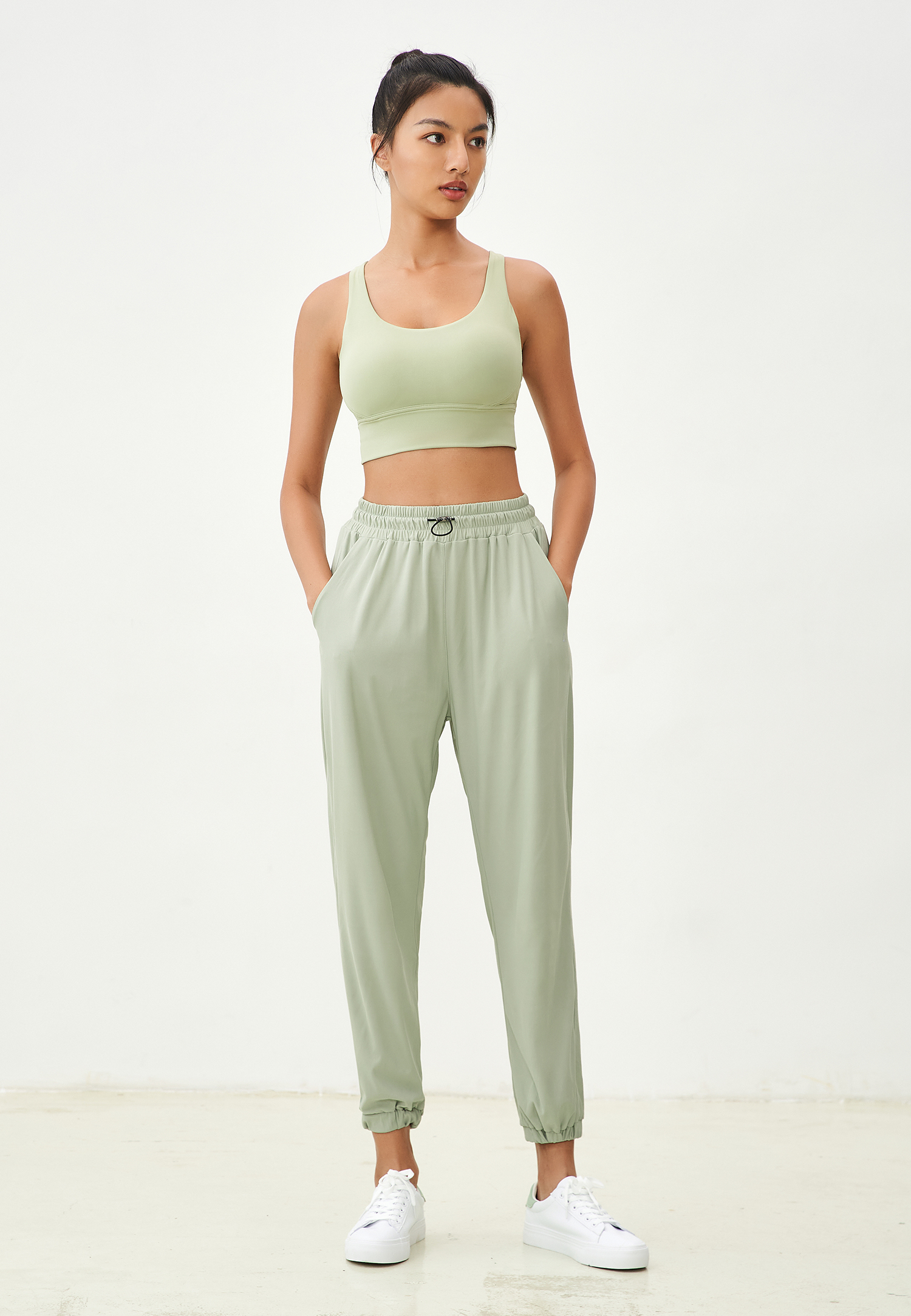 THEAIRTOWN【送料込】eesse top & esse jogger pt SET UP THEAIRTOWN】esse top & esse jogger pt set ☆3color