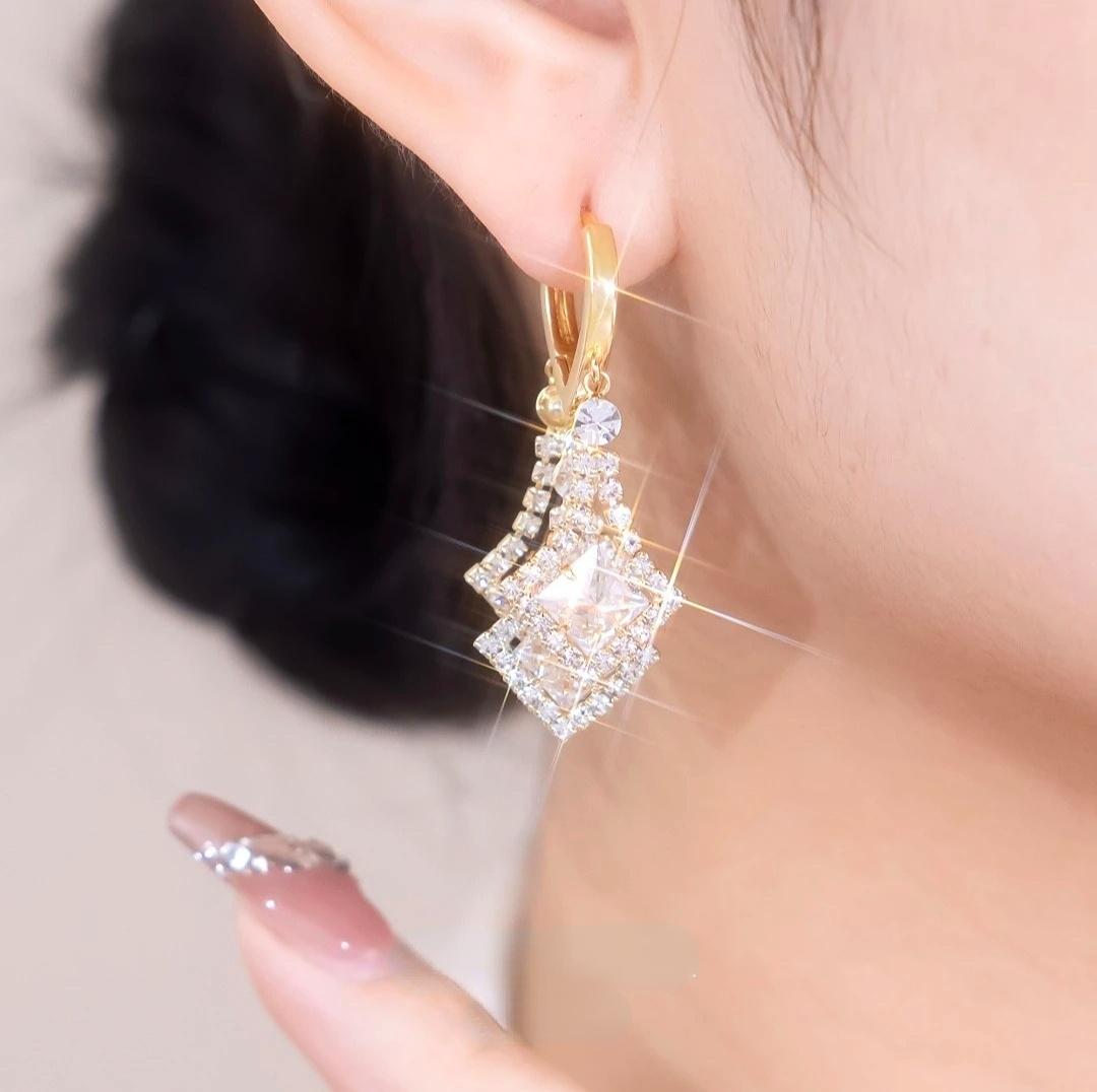 Geometric Rhombus Diamond Earrings