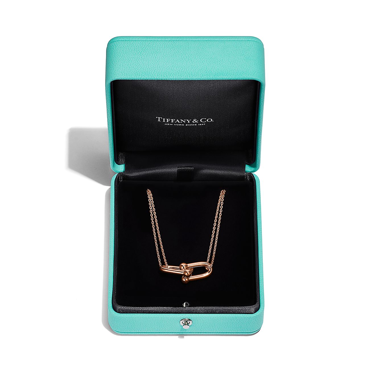 Tiffany HardWear double link pendant in 18k rose gold. - Alternate shot 1 - Alternate shot 2 - Alternate shot 3