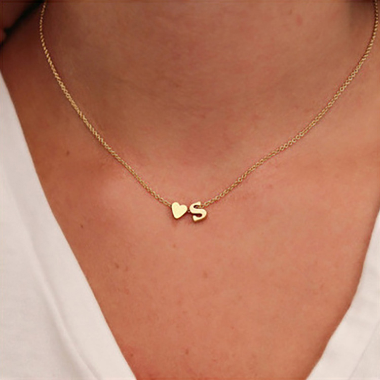 Fashion Heart Single Layer Alphabet Pendant Necklace