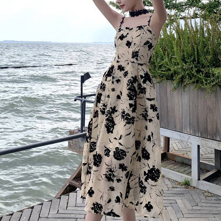 夏季法式植絨赫本風連身裙