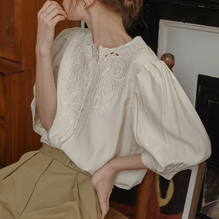 復古刺繡棉鏤空小眾燈籠袖襯衫
