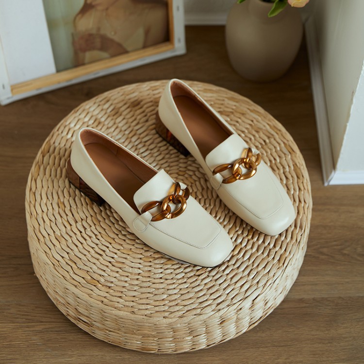 休閒金屬扣方頭低跟單鞋