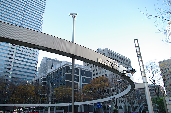 100000000