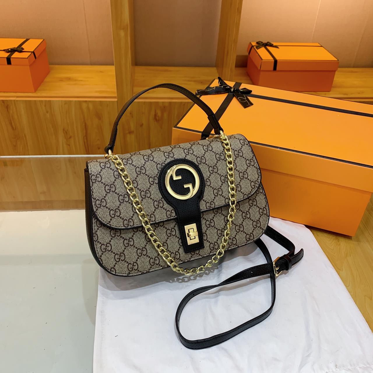 GUCCI財布SALE☆ 限定価格】 693 GUCCI グッチ ラウンドファスナー 長財布 小物