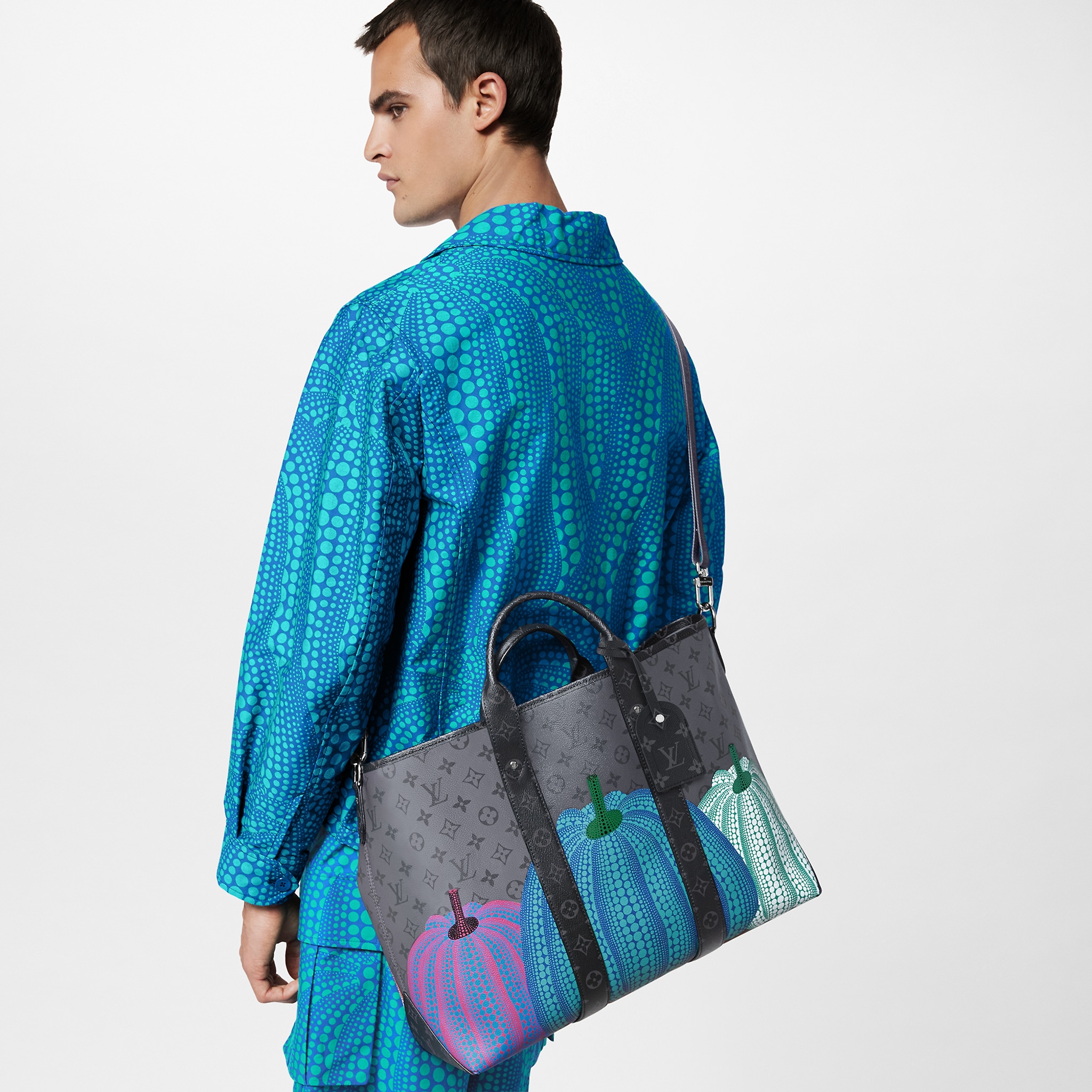 2023年春夏の新作LV × YK ウィークエンドトート 