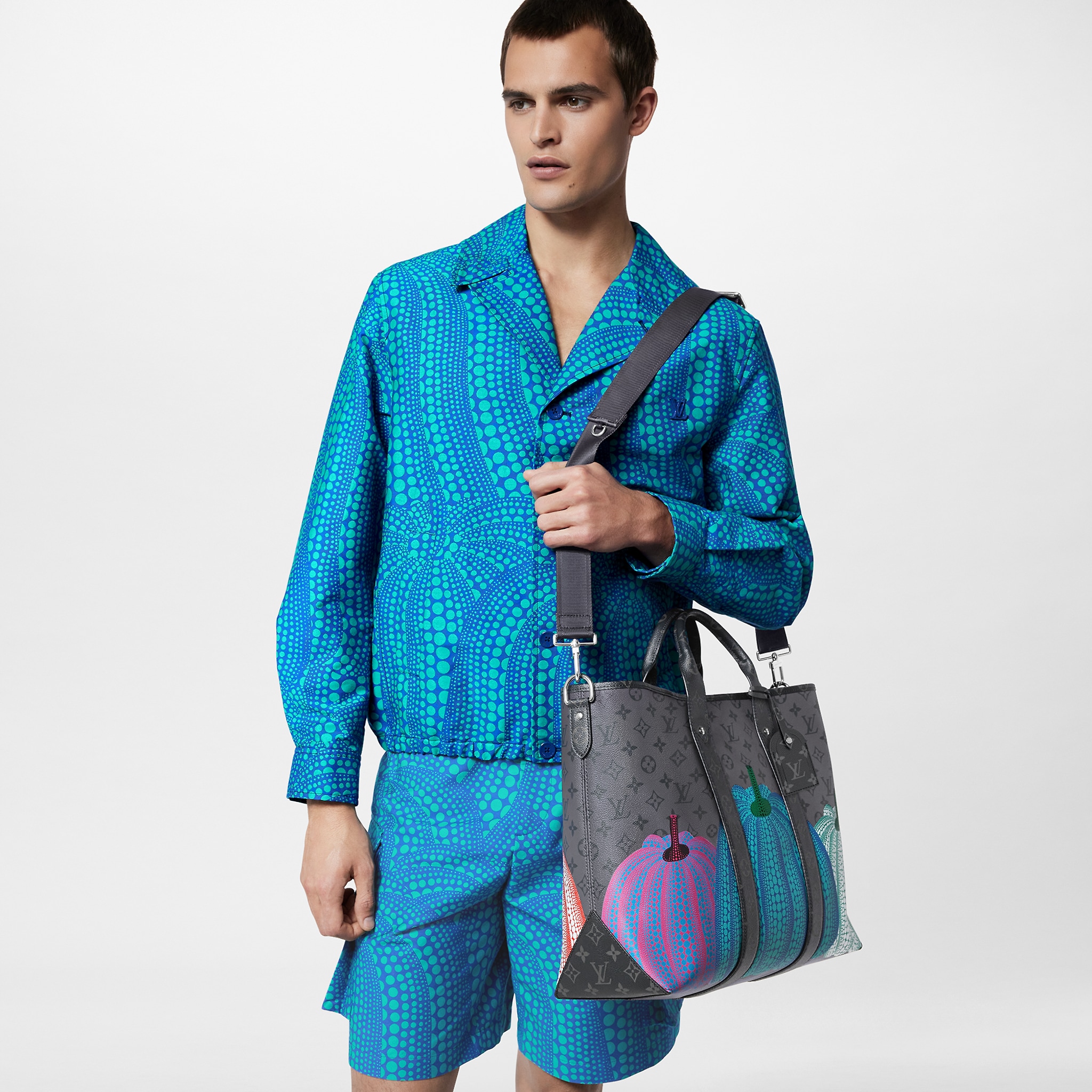 2023年春夏の新作LV × YK ウィークエンドトート 