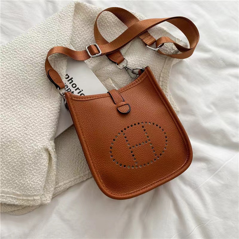 【大人気で入手困難】HERMES　☆EVELYNE 16★エヴリンTPM☆