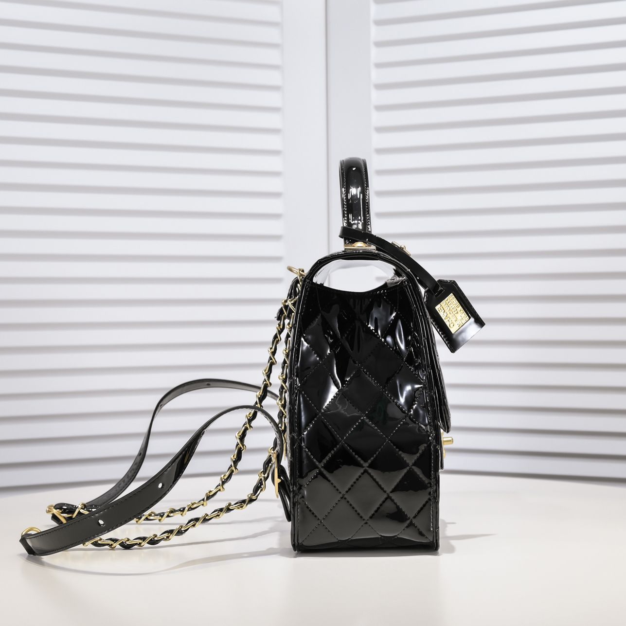 シャネル パテントレザー ダイヤモンド バックパック 2015