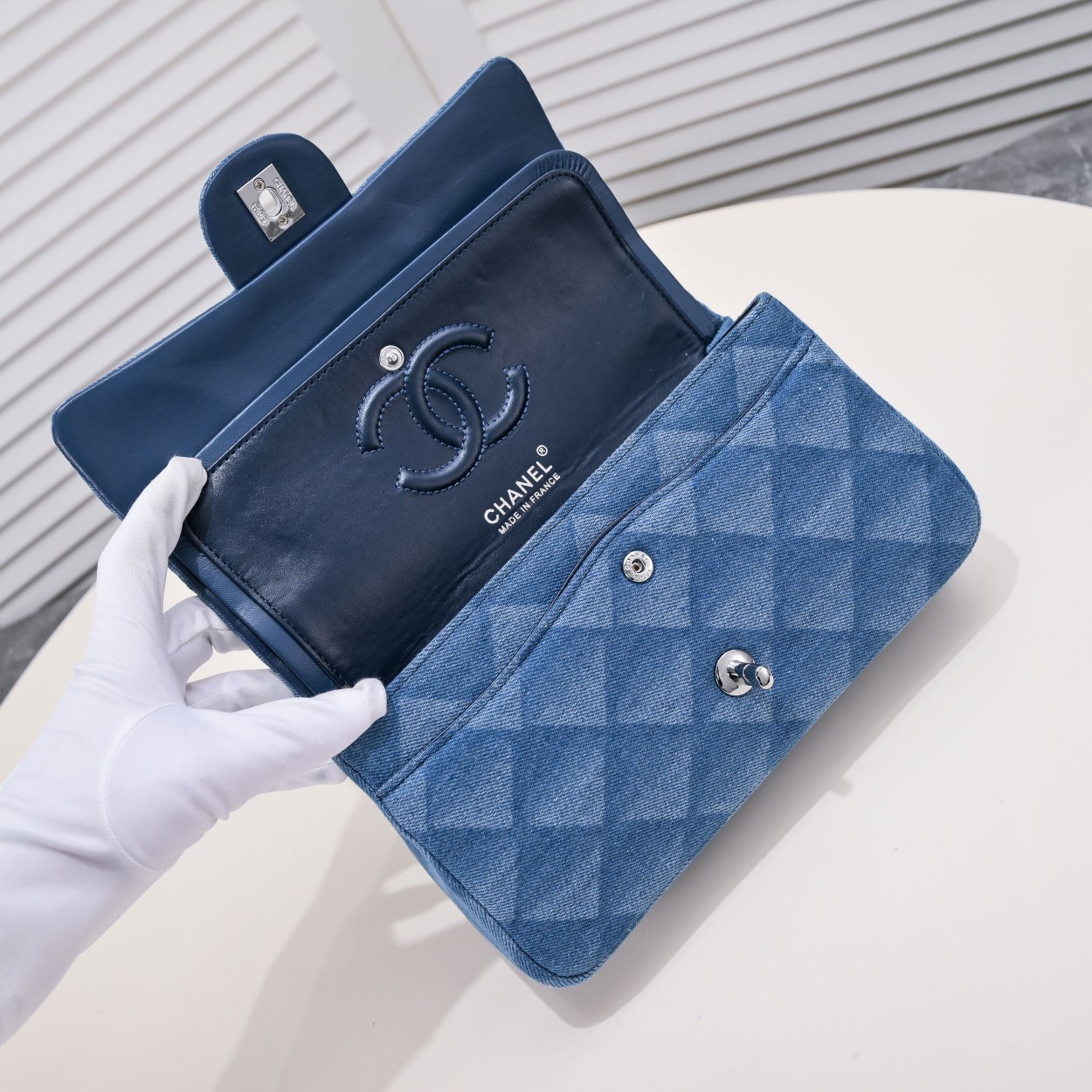 シャネルディアレザーメッセンジャーバッグ8003