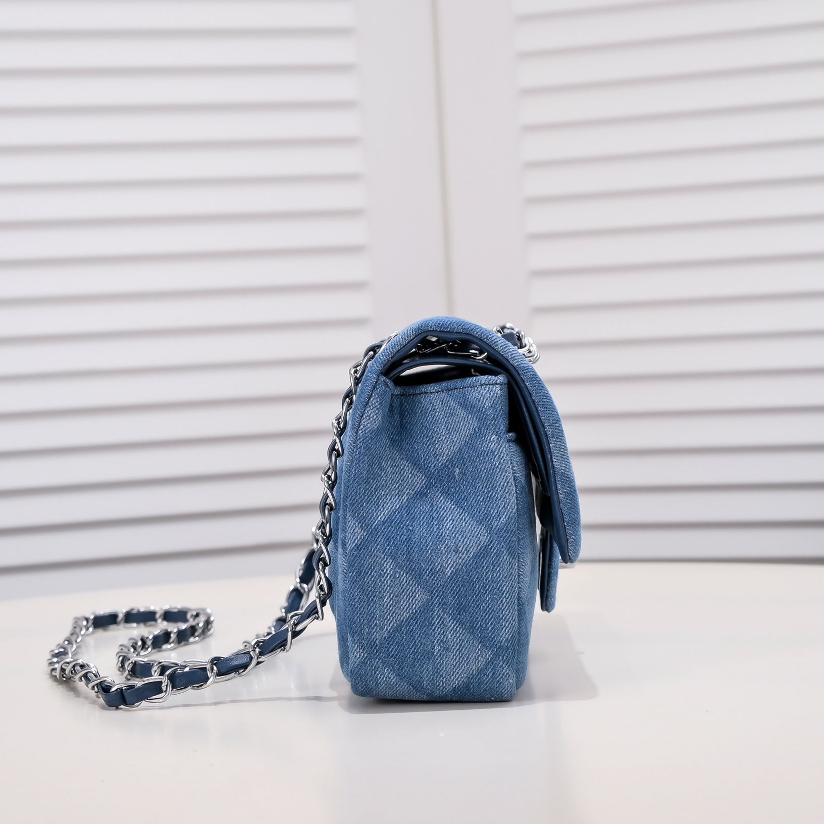 シャネルディアレザーメッセンジャーバッグ8003