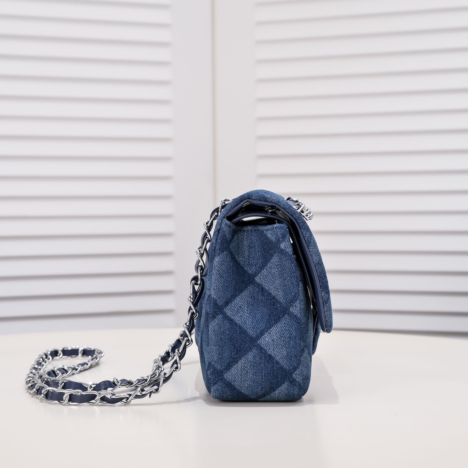 CHANEL ロンバス デニムプリント キャンバス チェーンベルト ショルダークロスボディバッグ