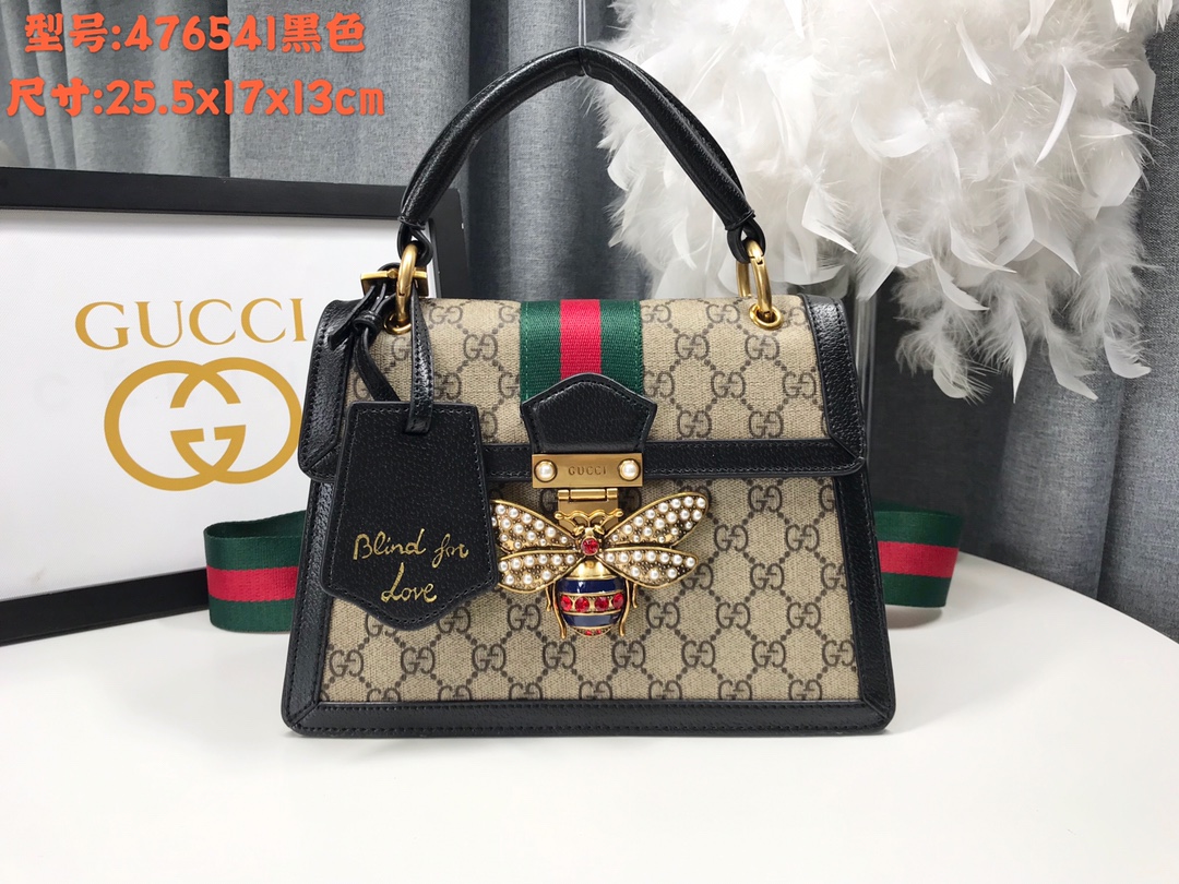 Gucci ホワイトビー フラップバッグ
