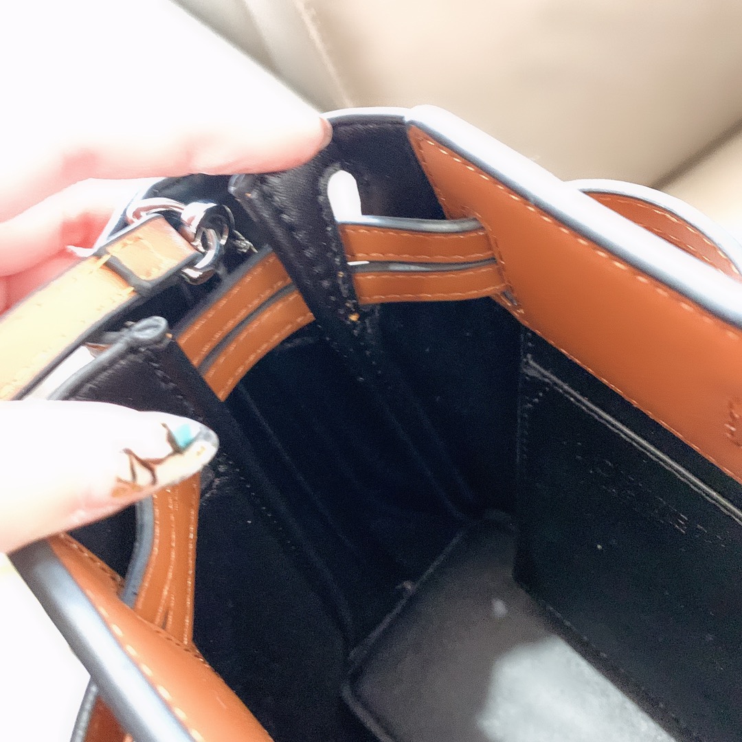 Loewe 2023年新作トートバッグ