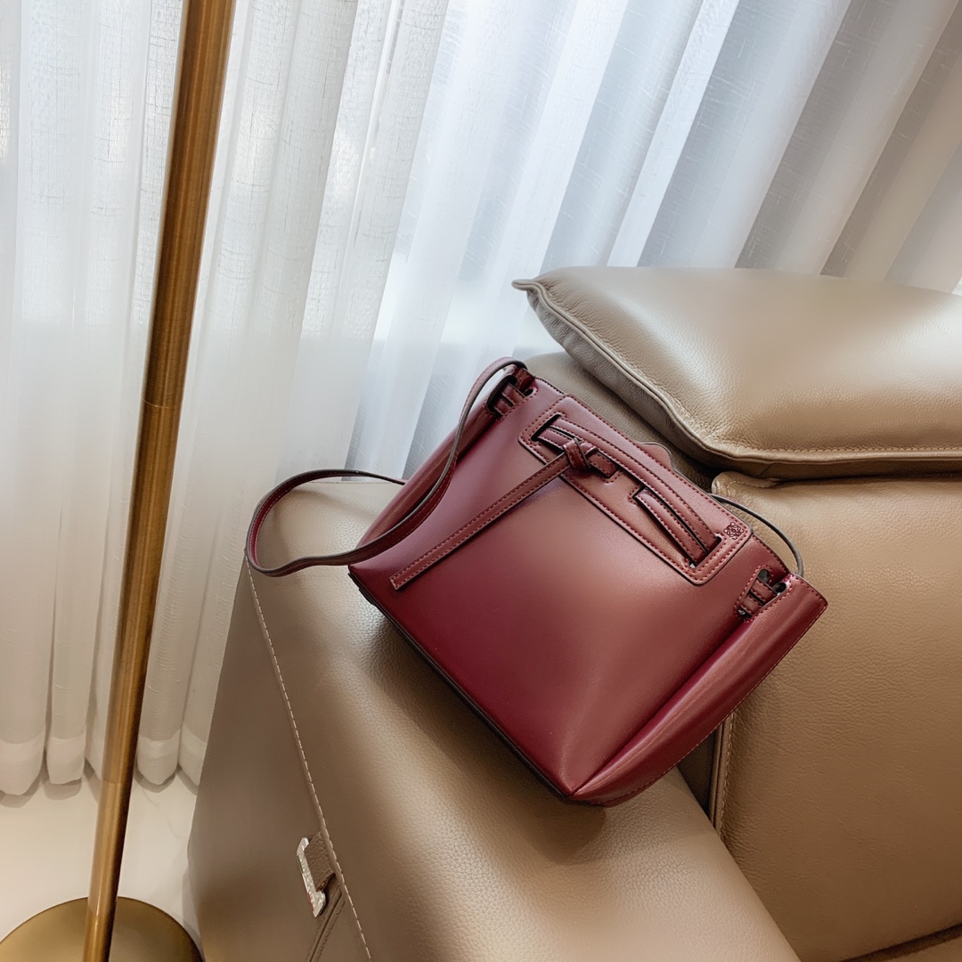 Loewe 2023年新作トートバッグ