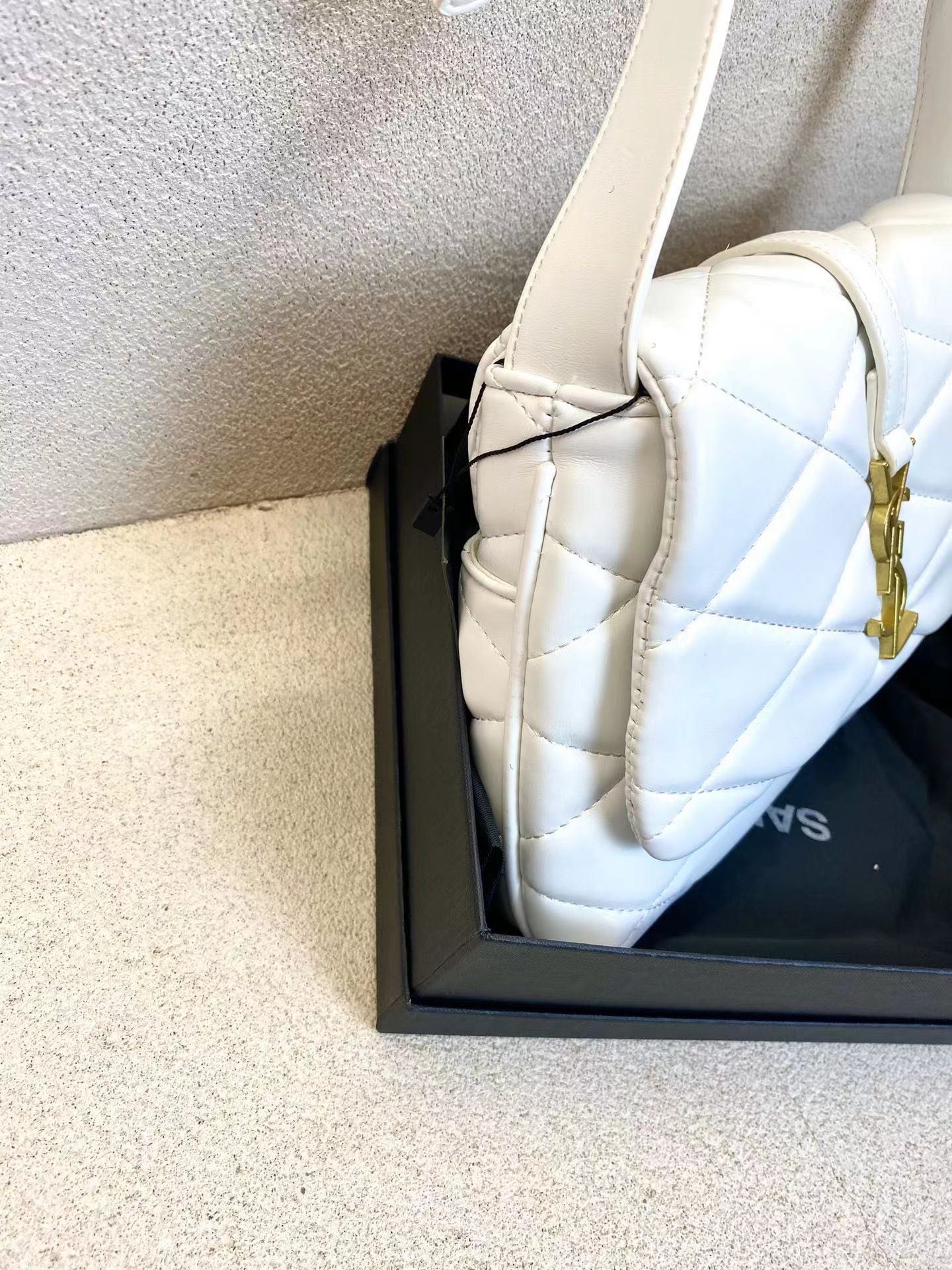 【Saint Laurent】新作！LE 57 ショルダーバッグ（ラムスキン／キルティング）