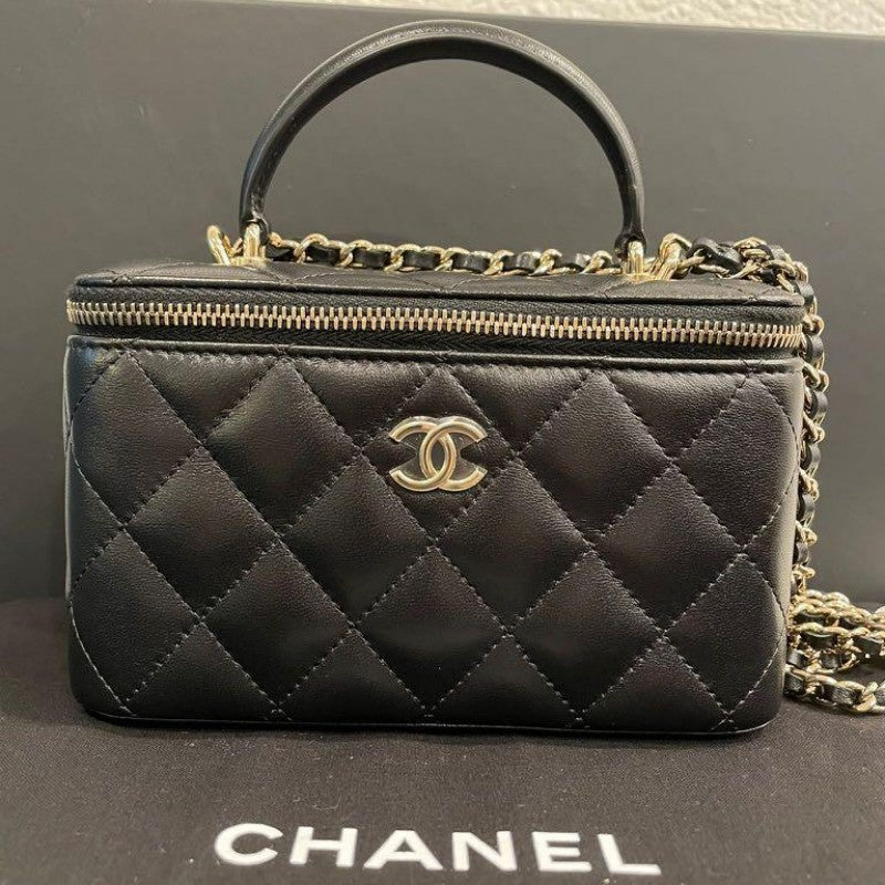 �限定30個！売り切れ次第終わり！【CHANEL |公式サイトは高品質】�CLASSY雑誌掲載�松島花さん愛用★新作バニティーバッグ