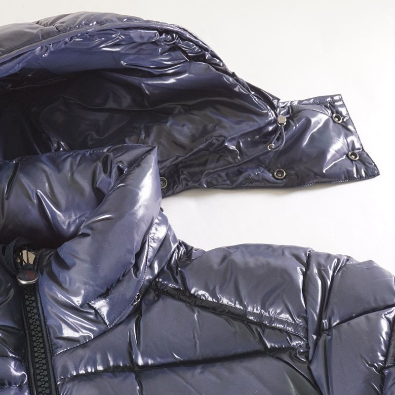 【クリスマスSALE到来，衝撃の破格値!】モンクレール ダウンジャケットラッカーナイロン フード