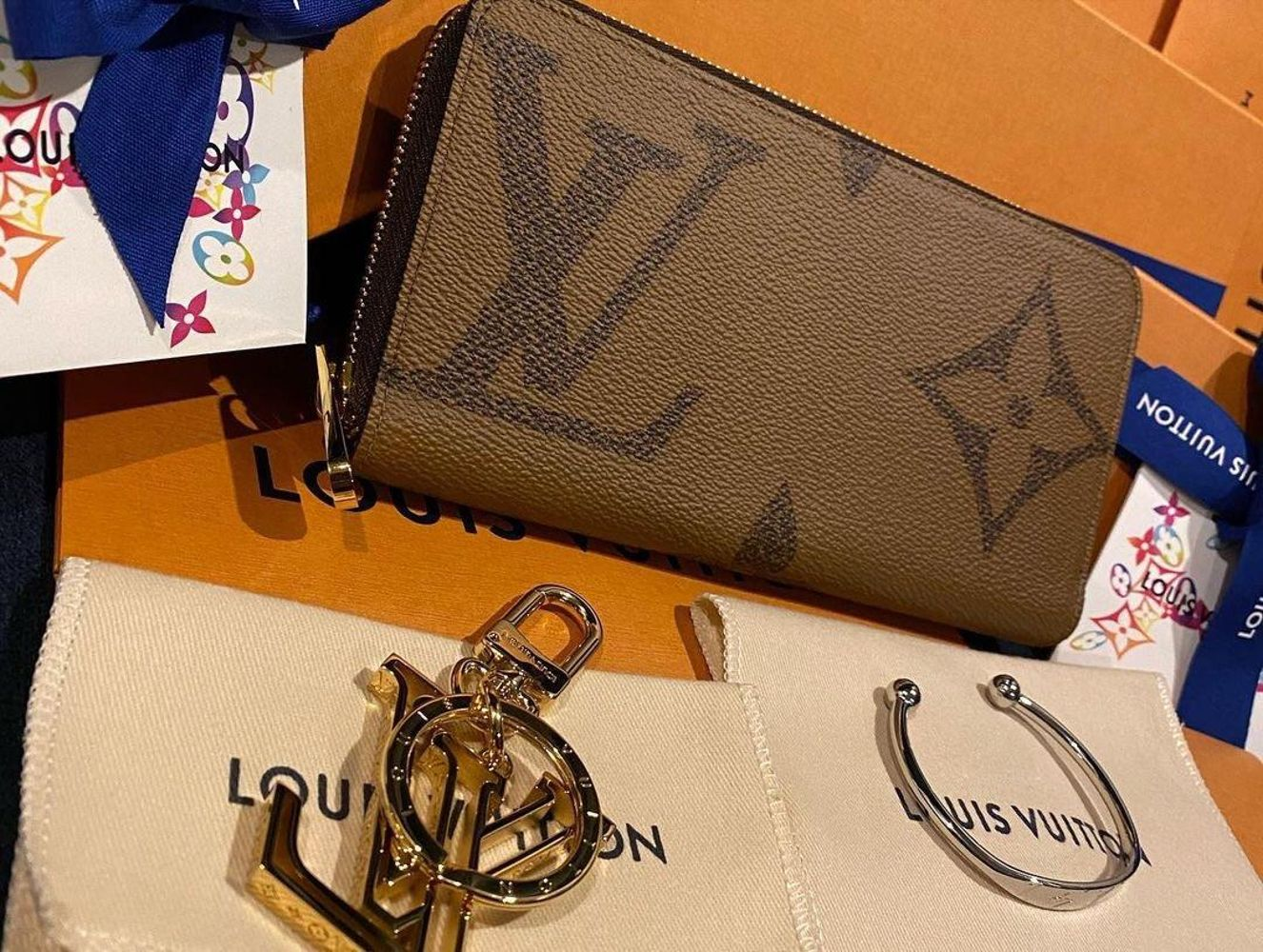 LOUIS VUITTON ルイヴィトン モノグラム・ジャイアント リバース M69353 長財布-BUYMA