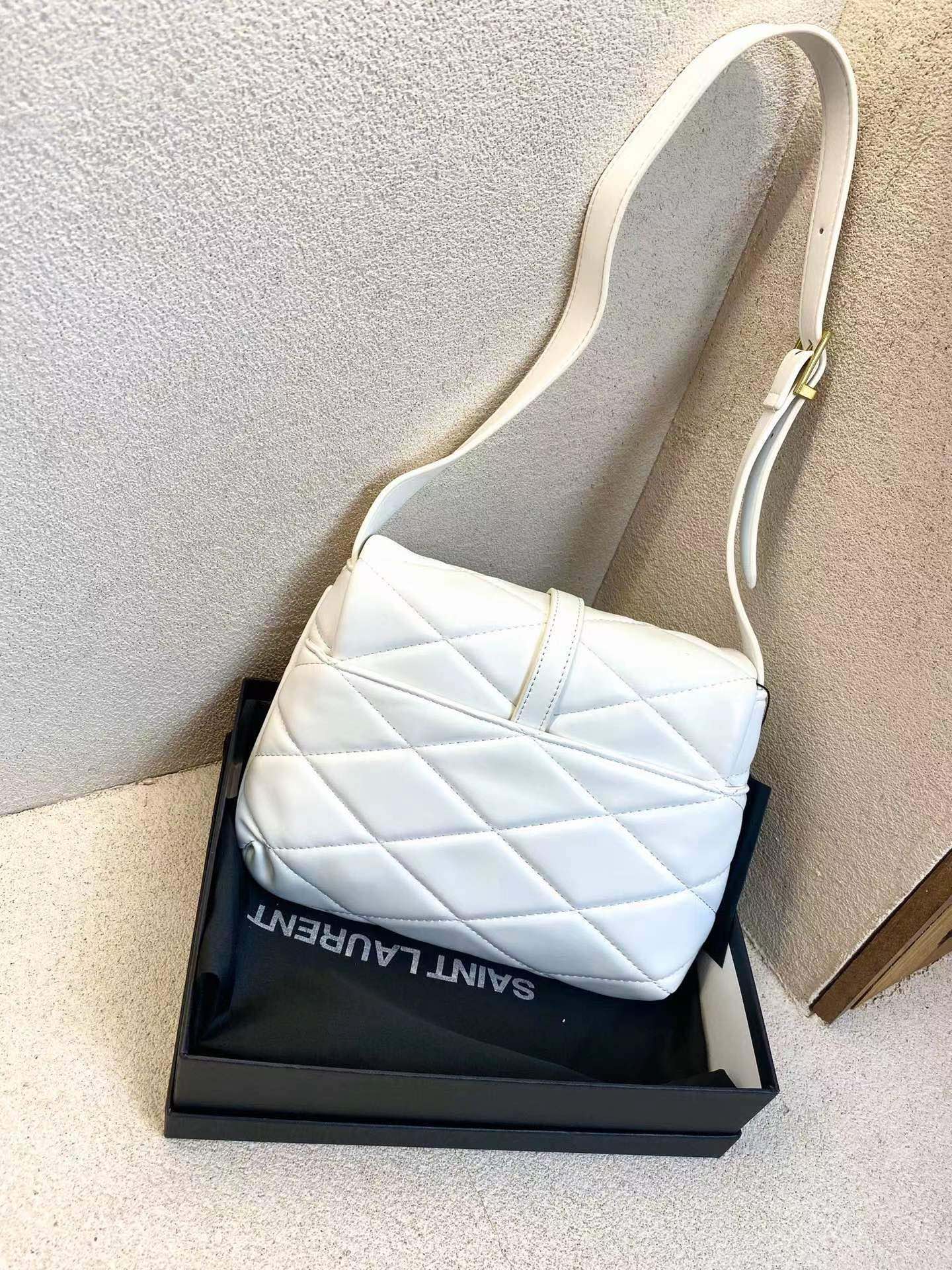 【Saint Laurent】新作！LE 57 ショルダーバッグ（ラムスキン／キルティング）