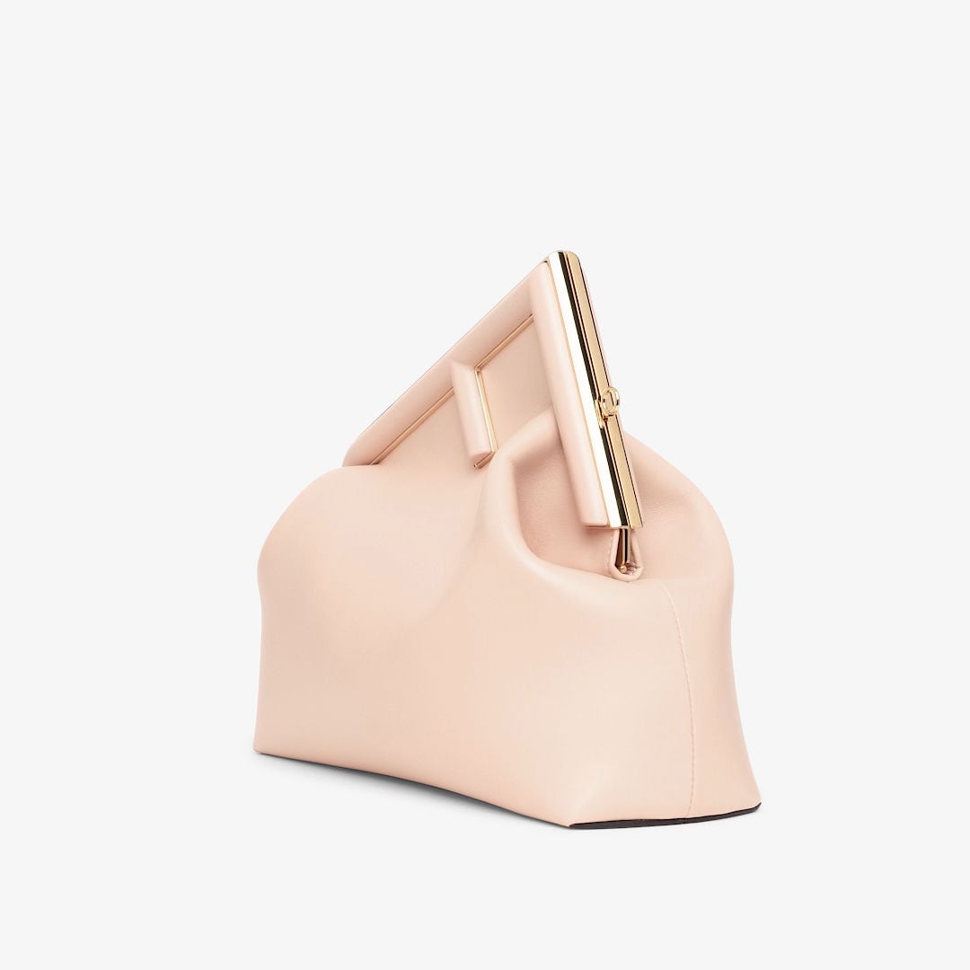 VERY雑誌掲載！『東原亜希同項』【FENDI】新作、大人気