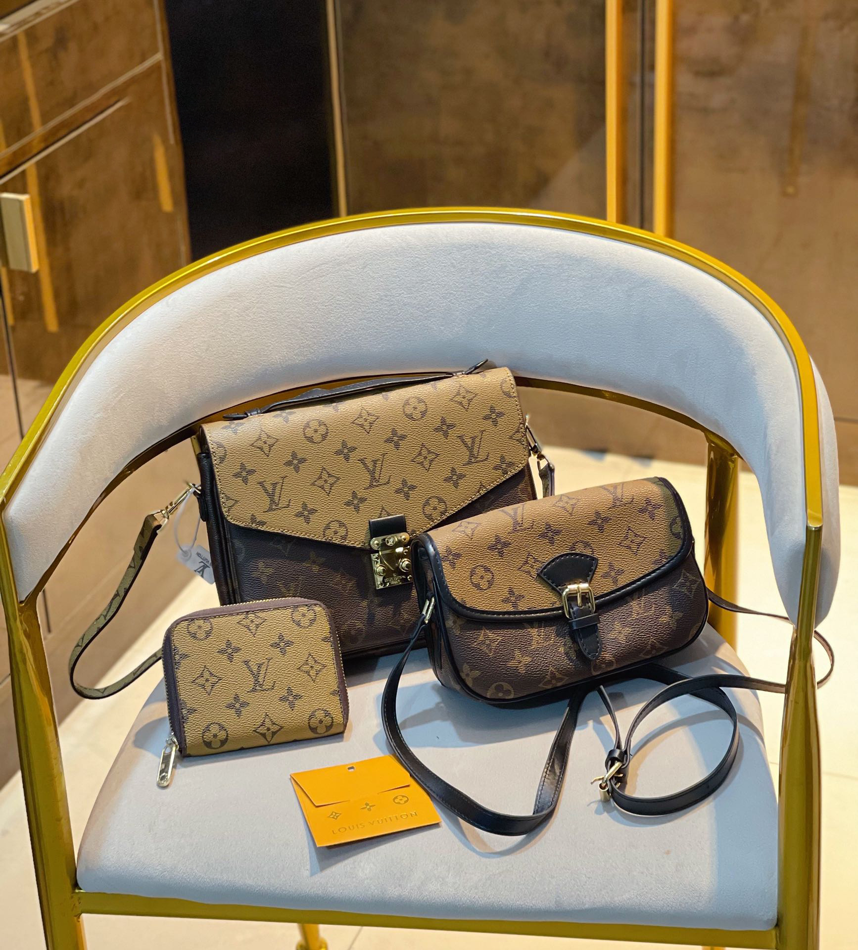 【LOUIS VUITTON】【大人気定番商品♪】LOUISVUITTON 古い花3点セット お得