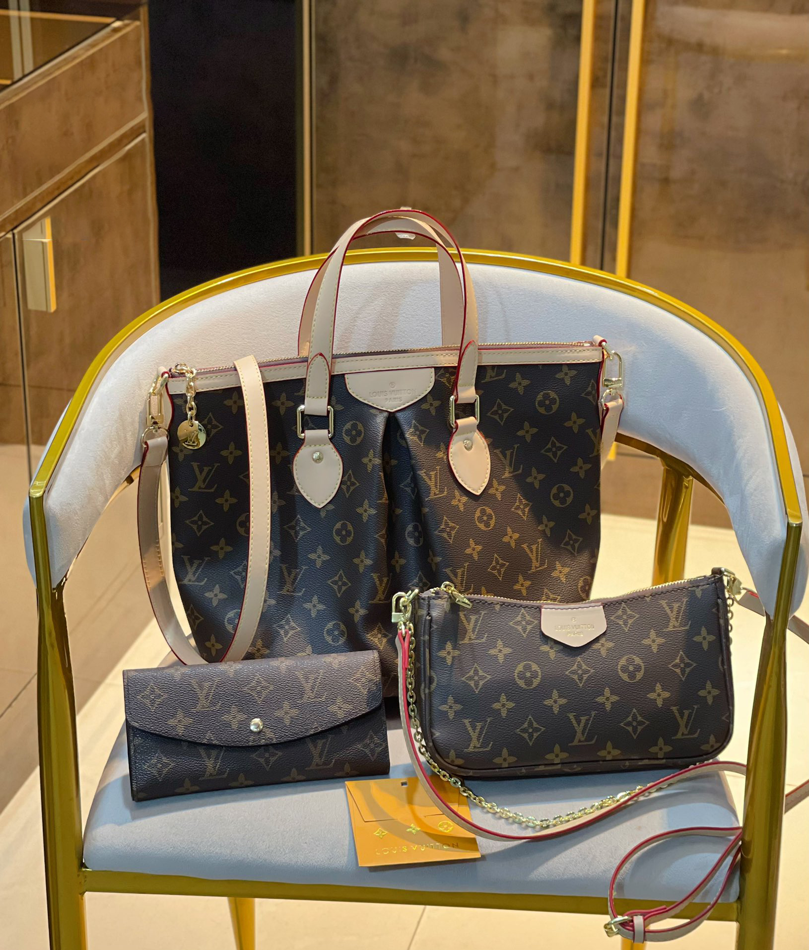 【LOUIS VUITTON】【大人気定番商品♪】LOUISVUITTON 古い花3点セット お得
