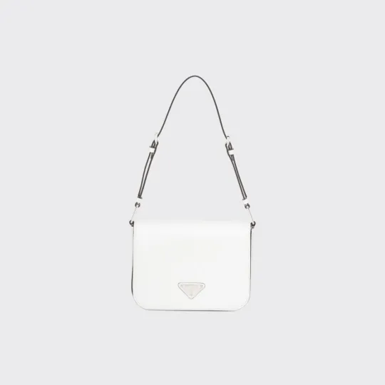 🔥大人気！雑誌「VIVI」に掲載!💓藤田ニコルの愛用ブランドの新作バッグが掲載された💓ブラックレザーショルダーバッグ 👜大人の女性へ