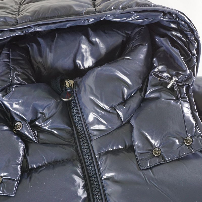 【クリスマスSALE到来，衝撃の破格値!】モンクレール ダウンジャケットラッカーナイロン フード