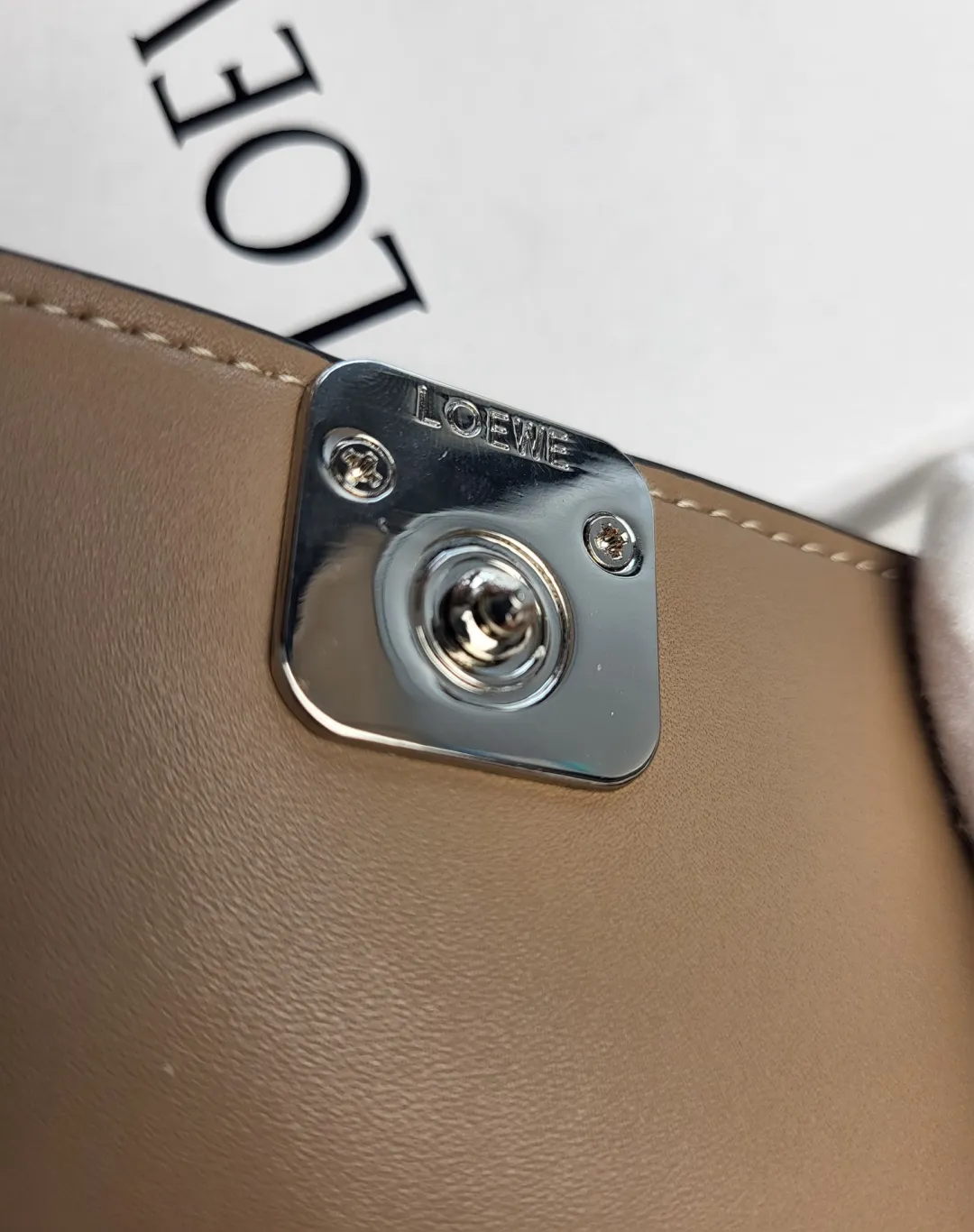 即納！-loewe-アナグラム-バーティカル-ウォレット