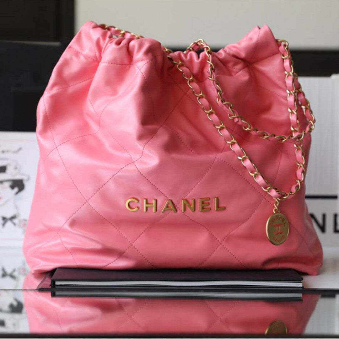 VERY雑誌掲載！通勤からお出かけまで♪【CHANEL】シャネル 22 ハンドバッグ - Rakuten 工場直販