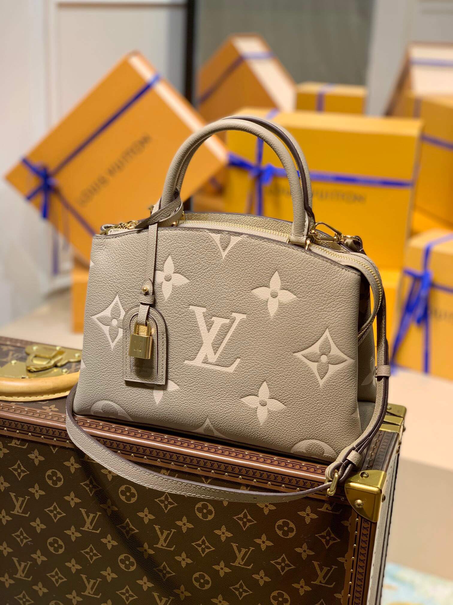 Louis Vuitton LV Petit Palais handbag M58914大象灰名媛网