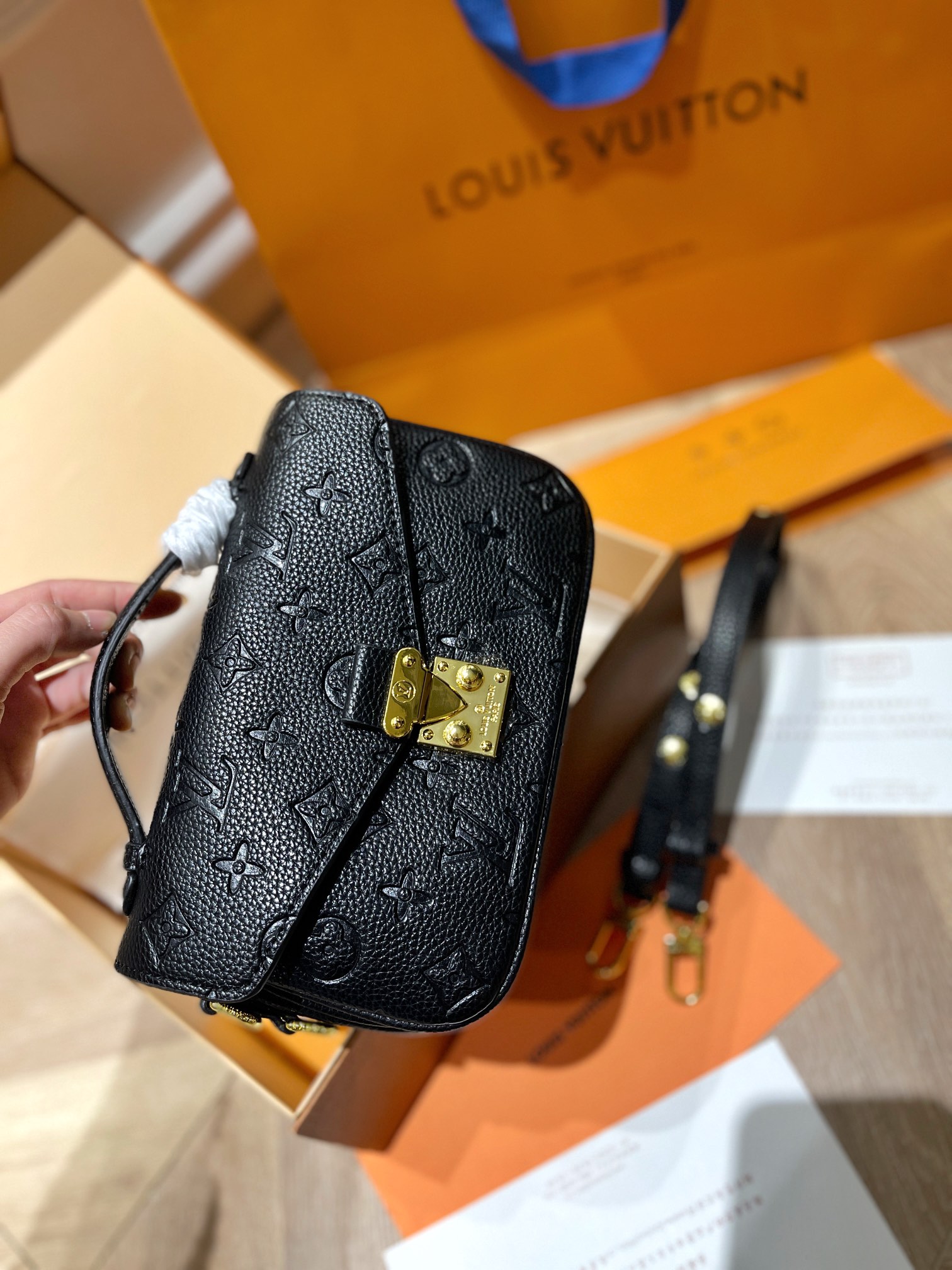 【直営店買付】Louis Vuitton ポシェットメティス　ＭＭ