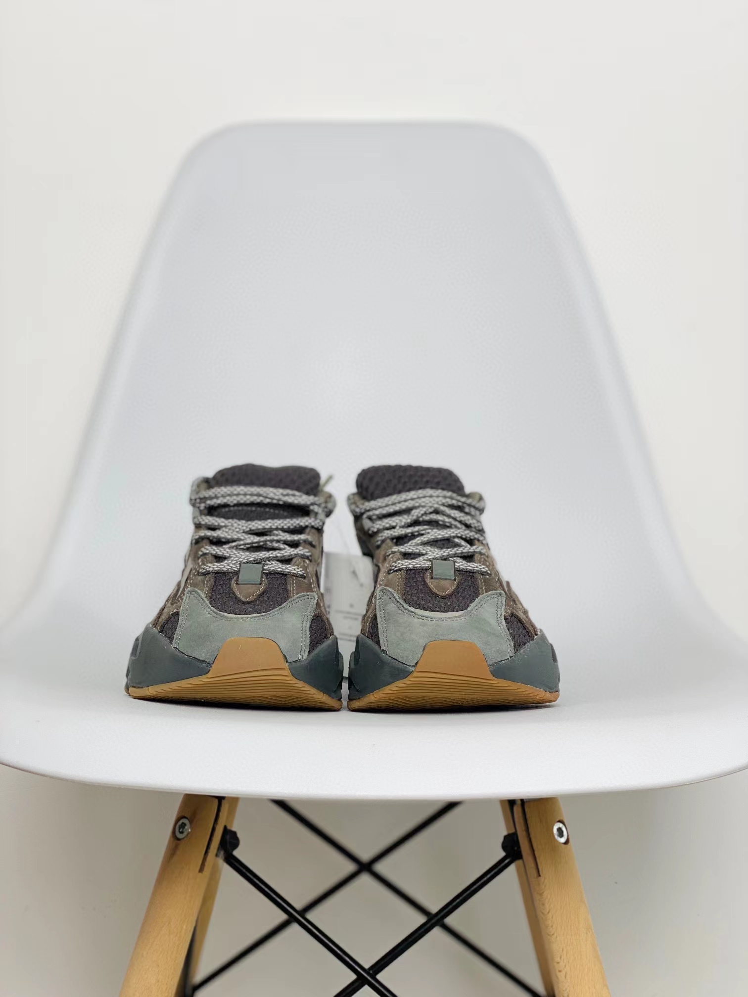 adidas originals Yeezy Boost 700V2  Geode 晶洞宝藏 灰色 低筒 休闲鞋 运动鞋 老爹鞋 男鞋 女鞋 EG6860