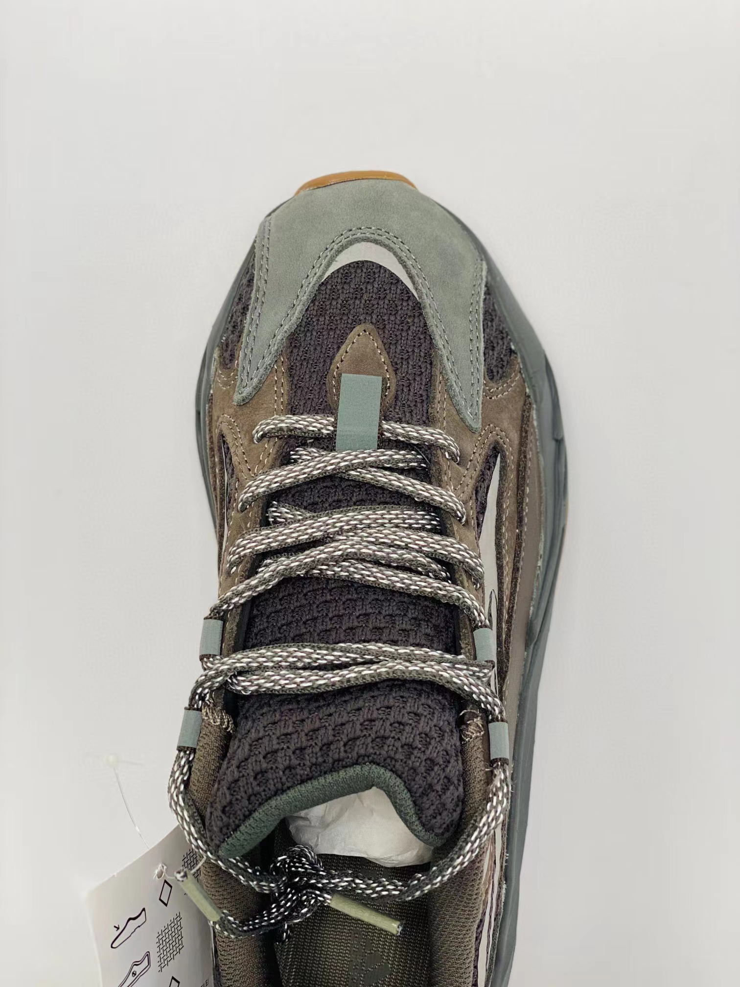 adidas originals Yeezy Boost 700V2  Geode 晶洞宝藏 灰色 低筒 休闲鞋 运动鞋 老爹鞋 男鞋 女鞋 EG6860