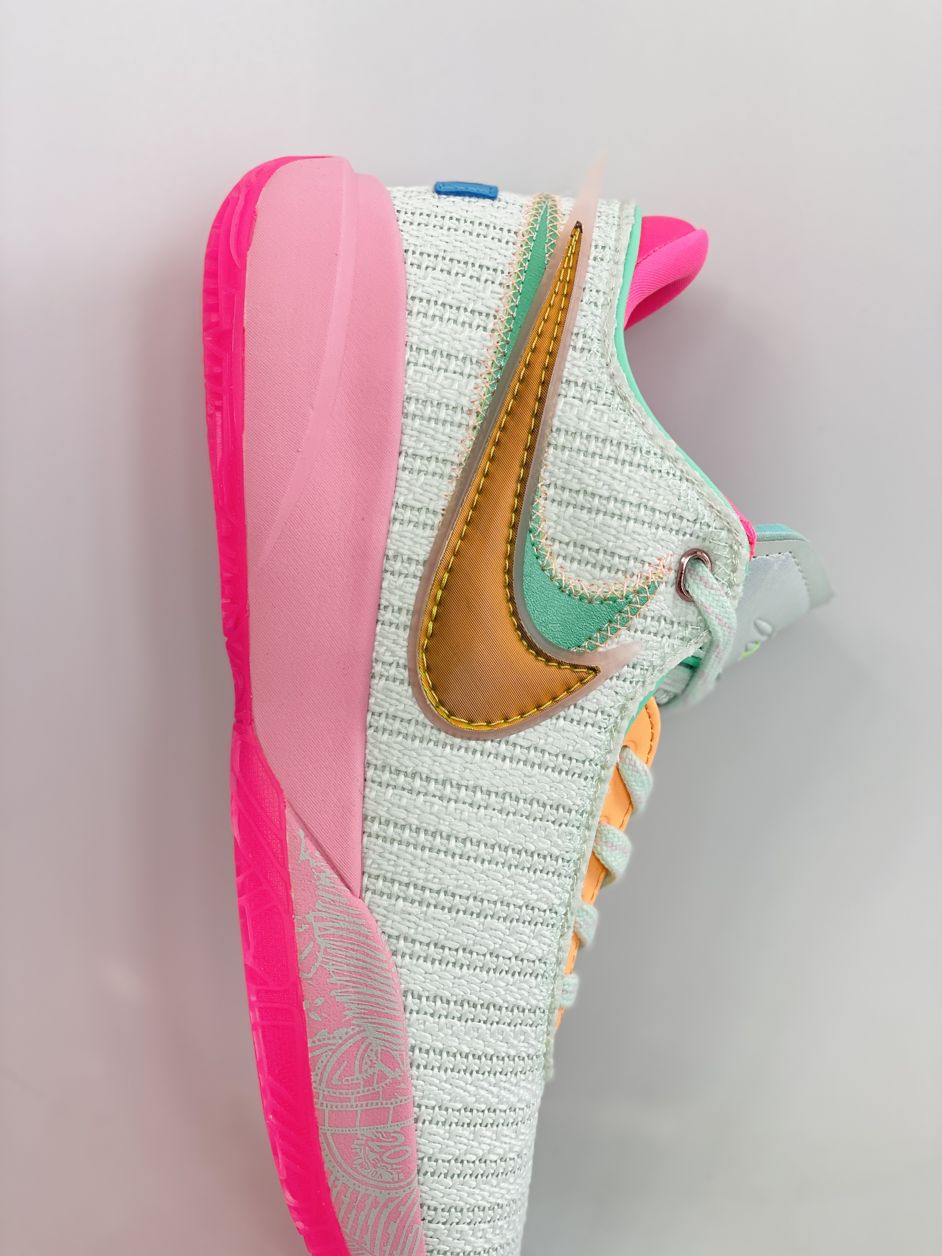 Nike LeBron 20 Vivid Purple 紫金 低筒 篮球鞋 实战鞋 运动鞋 球鞋 男鞋 FD0207-500