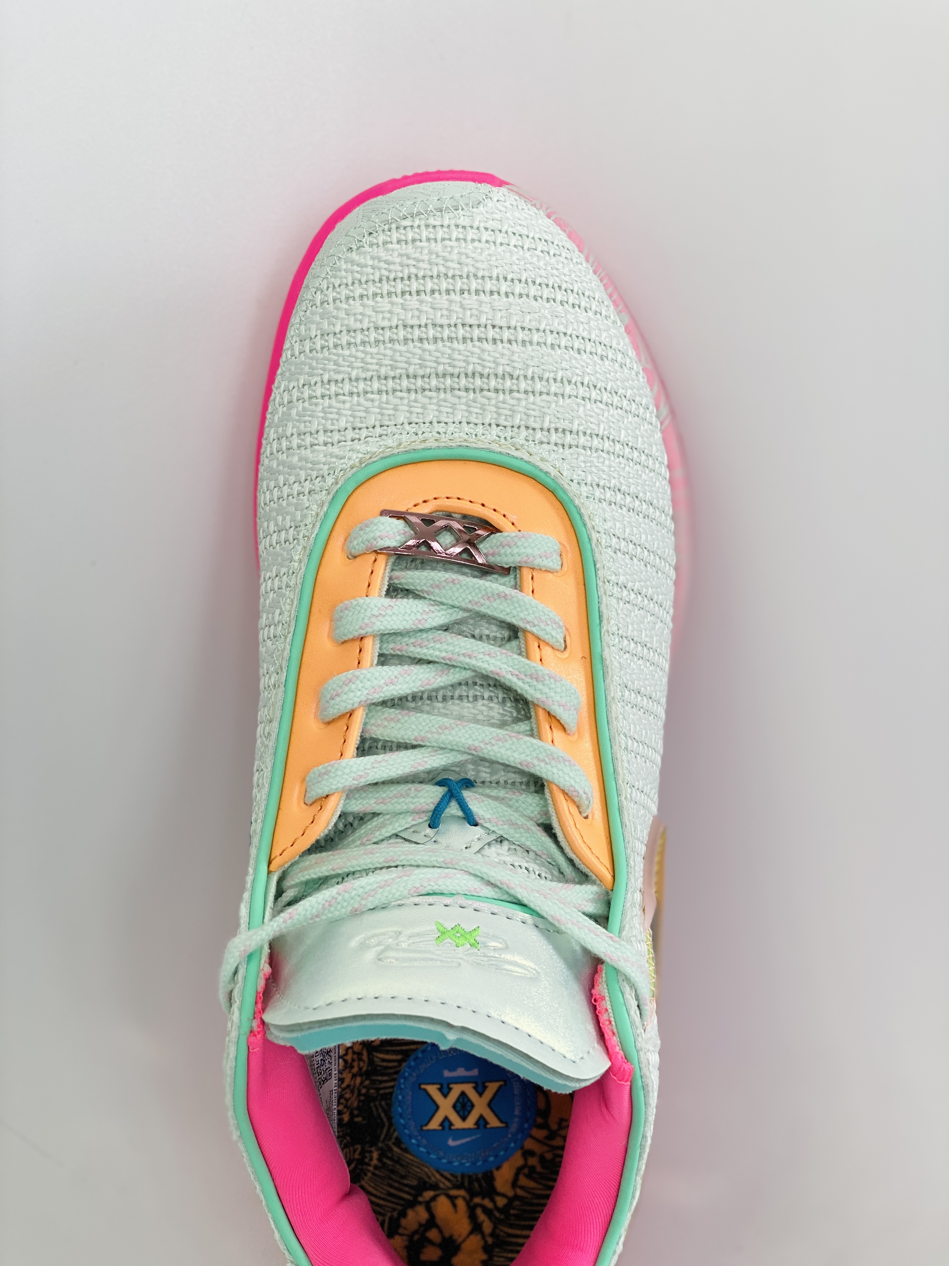 Nike LeBron 20 Vivid Purple 紫金 低筒 篮球鞋 实战鞋 运动鞋 球鞋 男鞋 FD0207-500