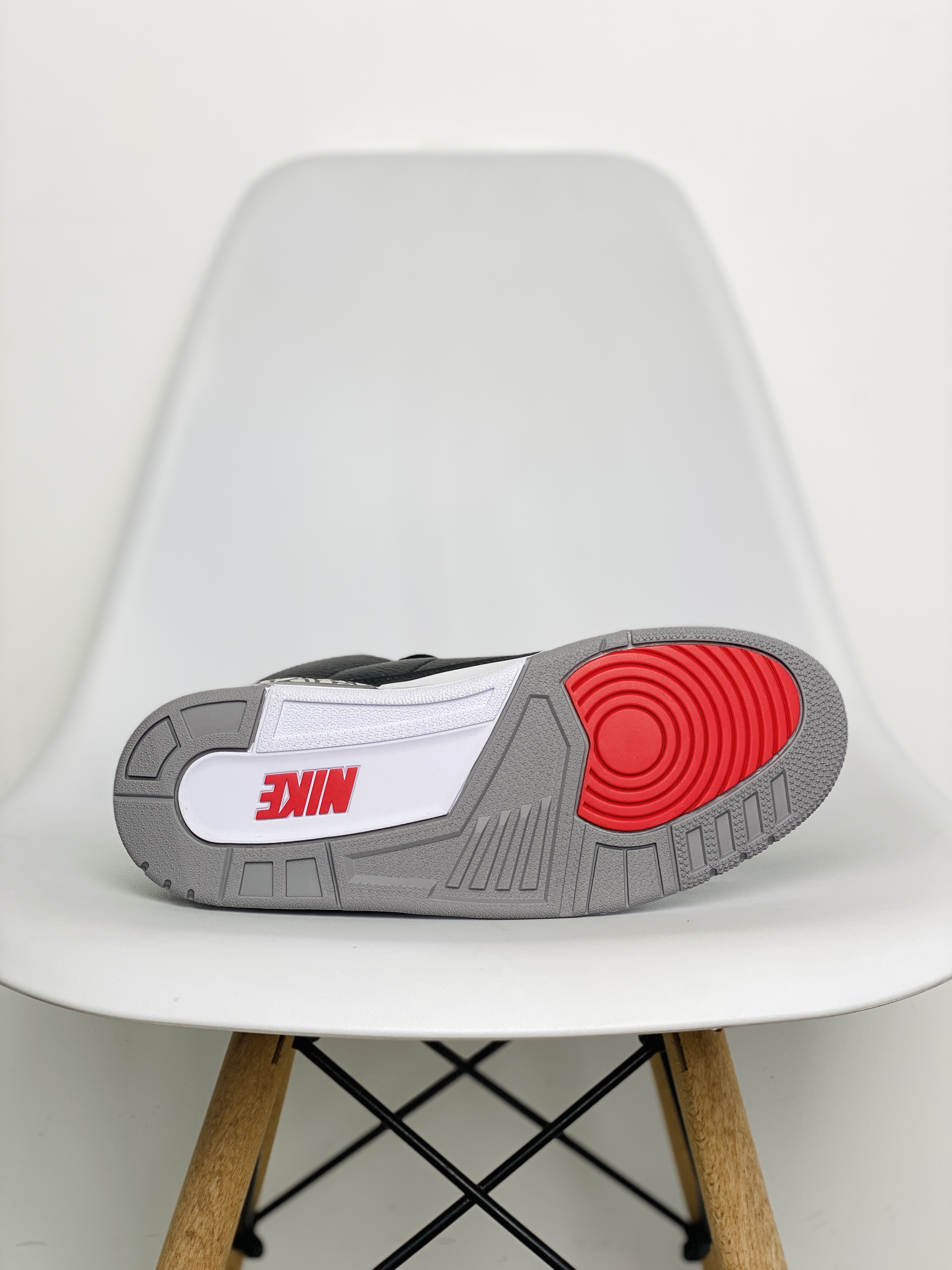 Air Jordan 3 Retro Black Cement 2018 黑水泥 AJ 3低筒 休闲鞋 篮球鞋 板鞋 男鞋 854262-0