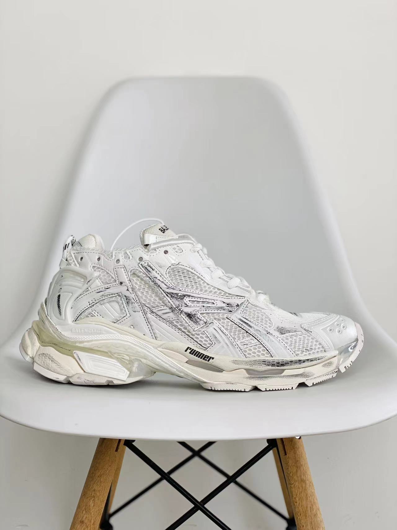 Balenciaga Runner 巴黎世家 米白色 老爹鞋 运动 复古板鞋 休闲鞋 男鞋 女鞋