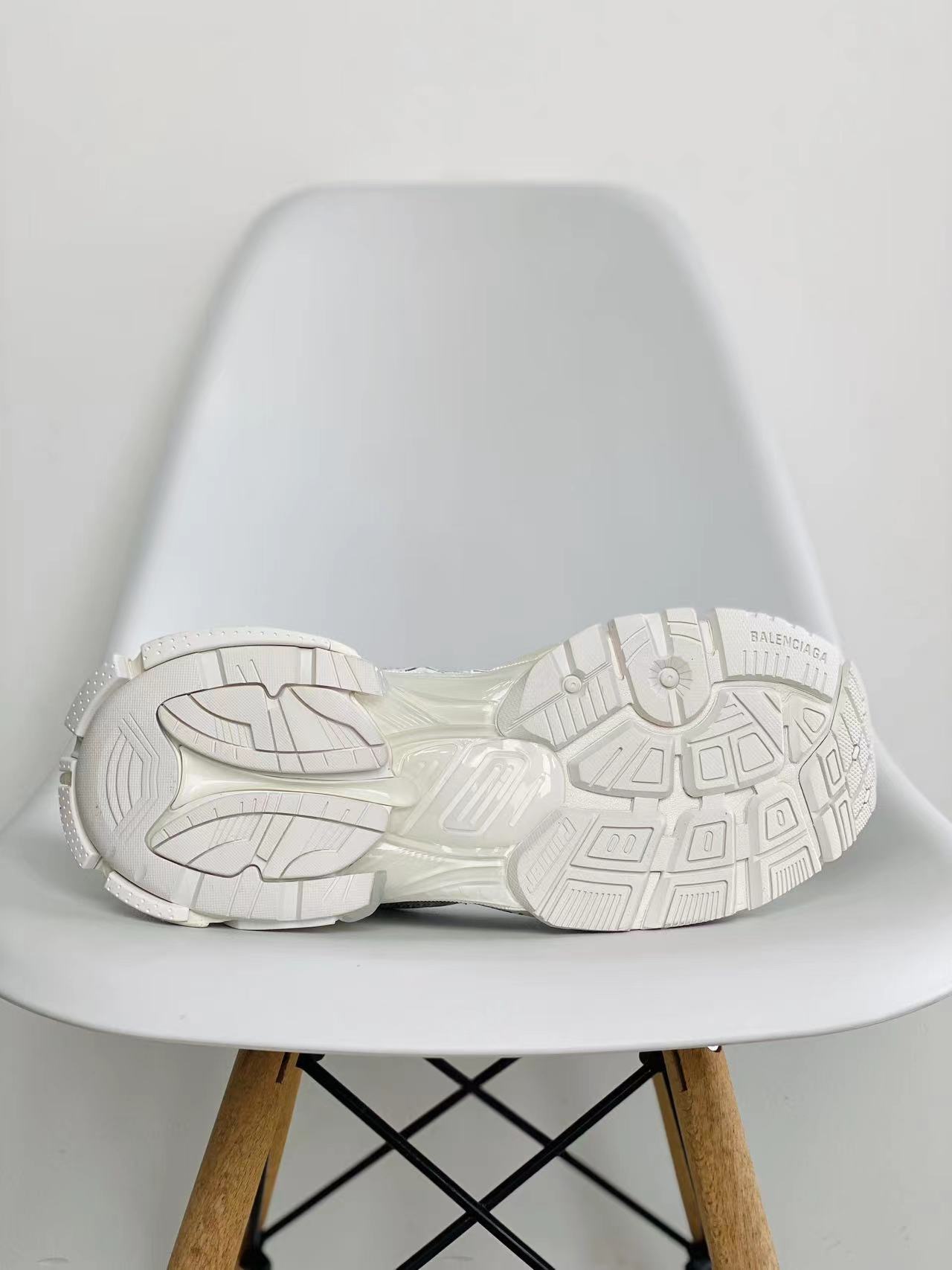 Balenciaga Runner 巴黎世家 米白色 老爹鞋 运动 复古板鞋 休闲鞋 男鞋 女鞋