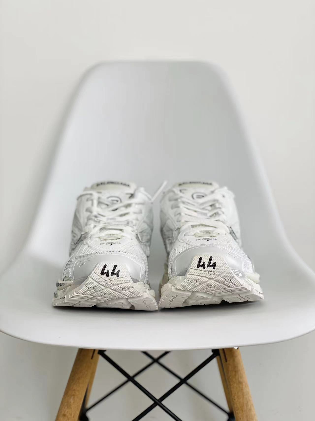 Balenciaga Runner 巴黎世家 米白色 老爹鞋 运动 复古板鞋 休闲鞋 男鞋 女鞋