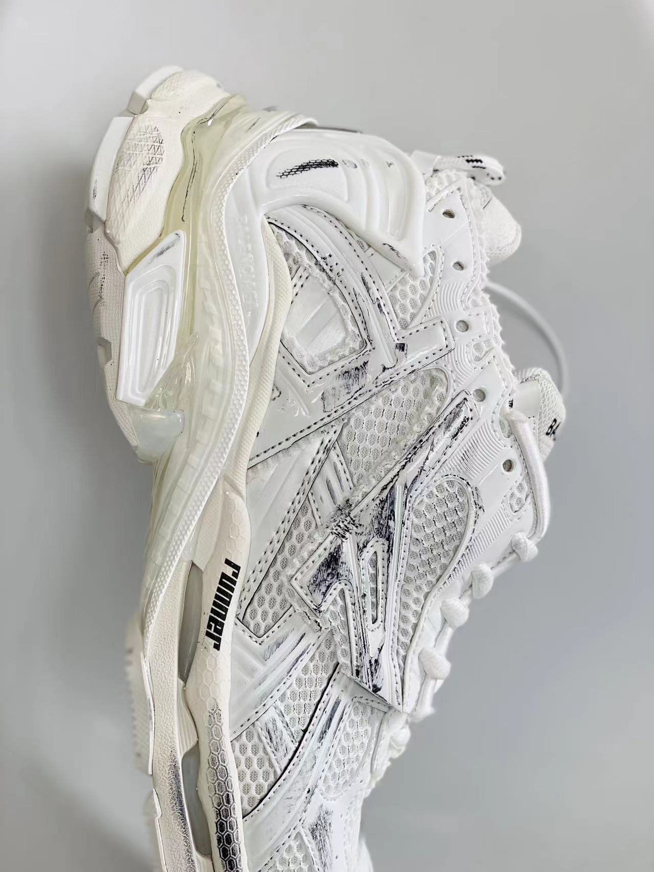 Balenciaga Runner 巴黎世家 米白色 老爹鞋 运动 复古板鞋 休闲鞋 男鞋 女鞋